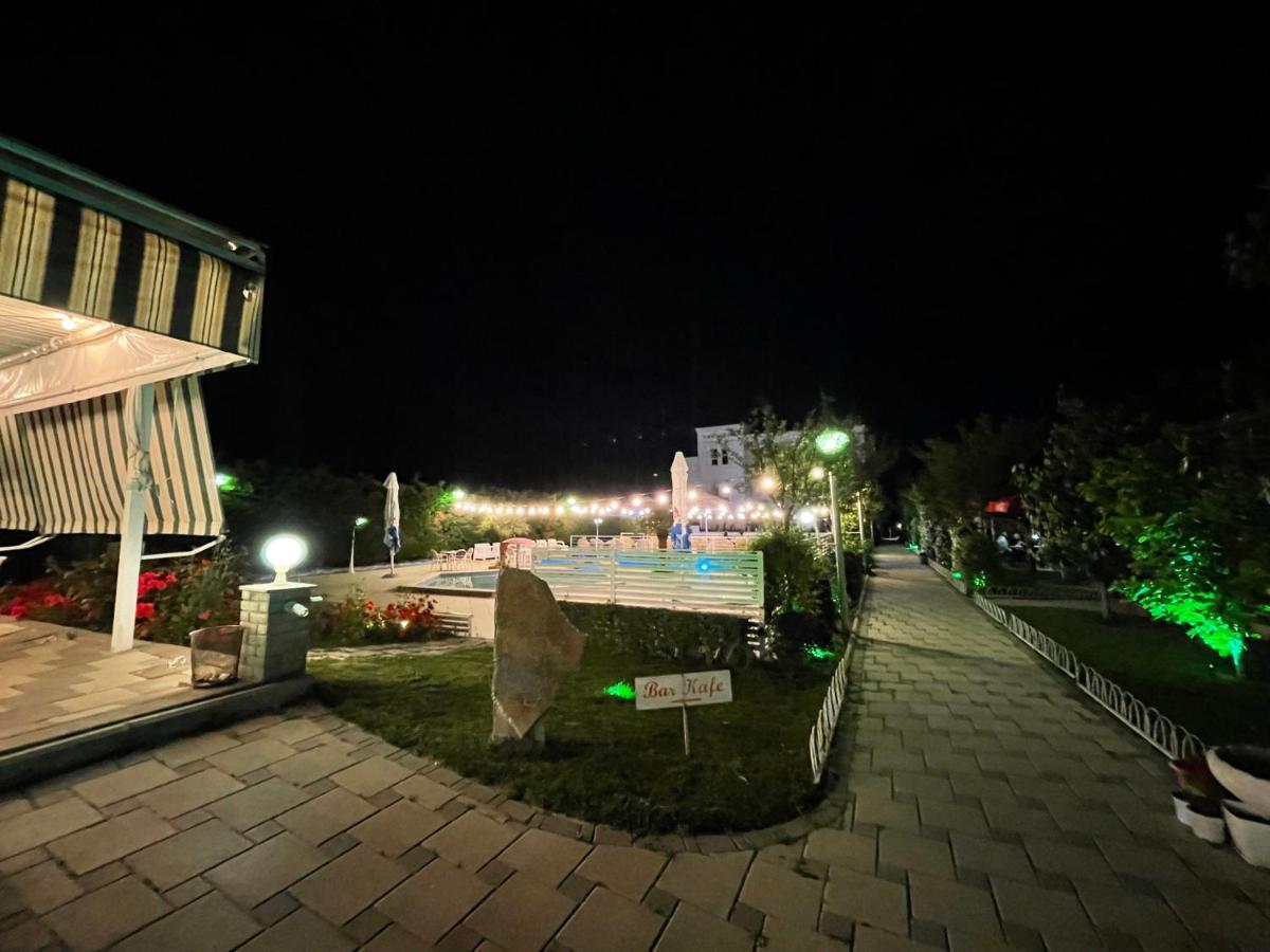 Kompleksi Kenaqesia Rubjeke Exterior foto